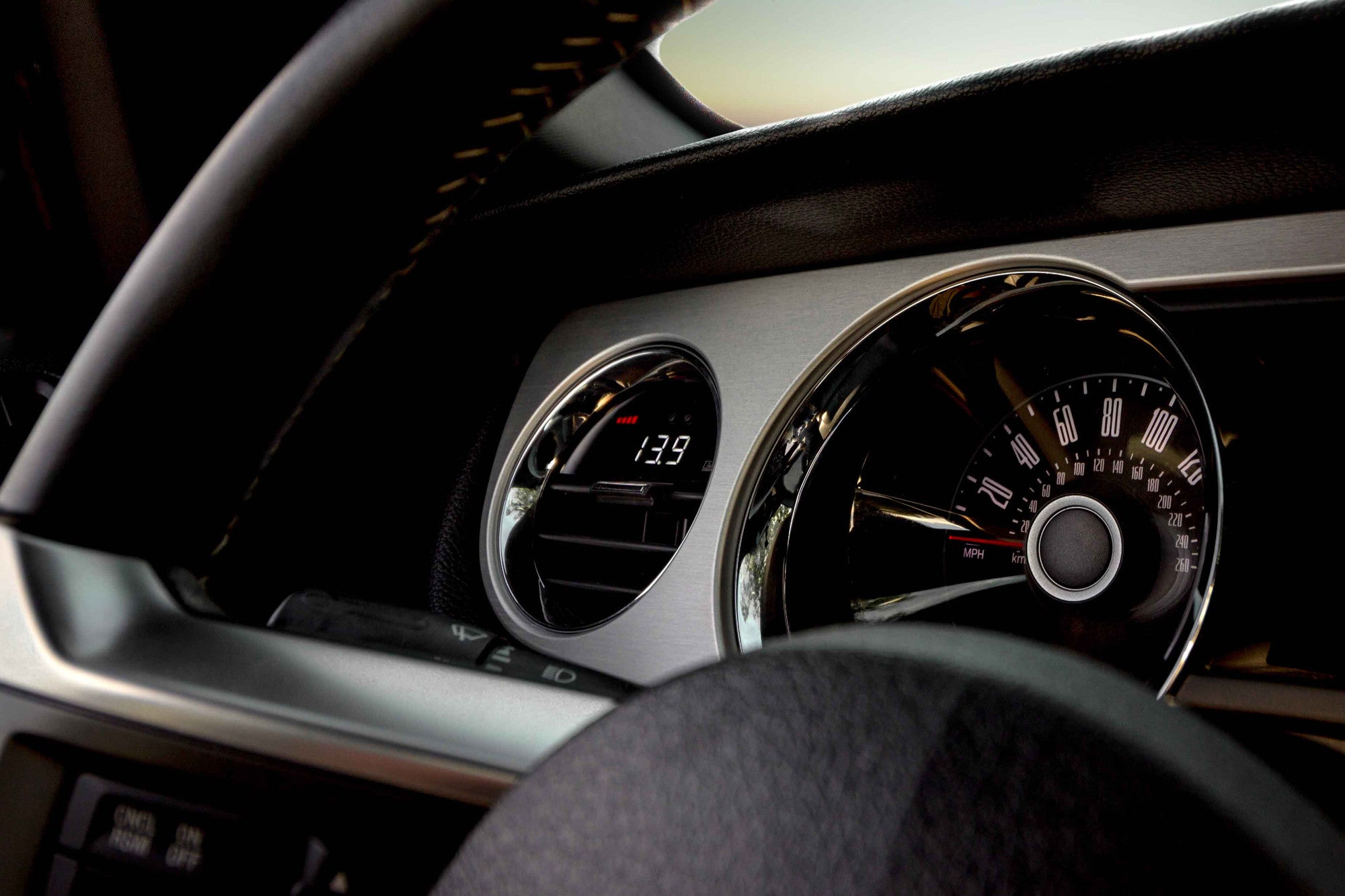 P3 Gauges Analog Gauge - Ford Mustang Gen5 (2010-2014) - Interior - The Speed Depot - 